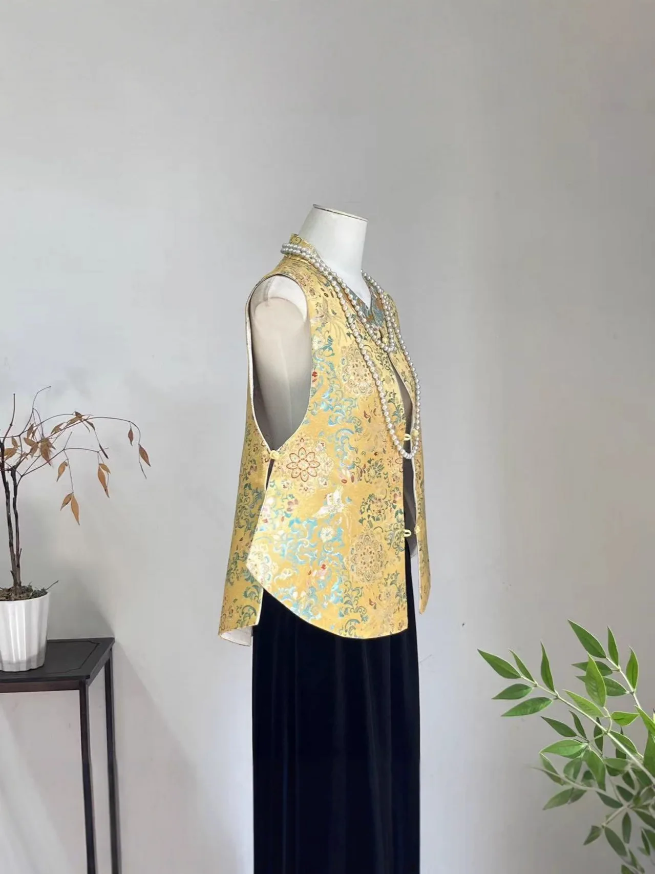 Vintage Vest Reversible Jacquard Brocade Vest Lightweight Sleeveless Ethnic Vest Contemporary Traditional Pattern Waistcoat