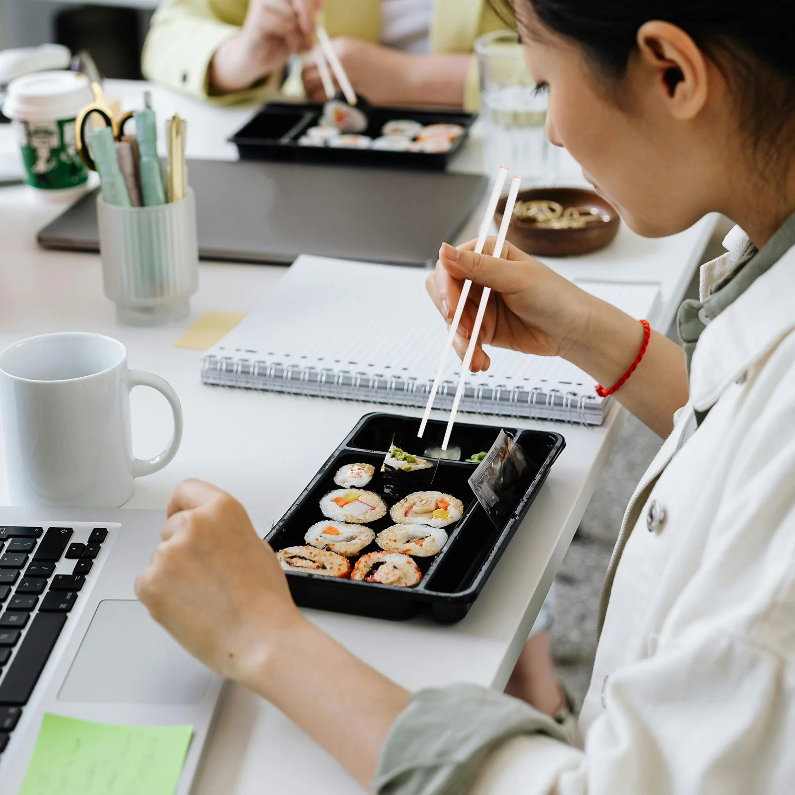 

Fiberglass Chopsticks Anti-Mold Alloy No-Deformation Heat-Resistant Reusable Household Dinnerware Nonslip Chinese