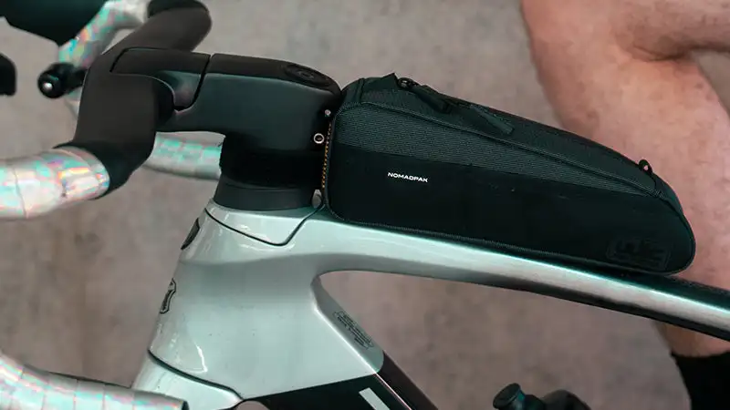 ULAC Wasserdichte Fahrrad-Top-Tube-Tasche, 0,9/1 l, MTB, Rennrad, leicht, langlebig, Fahrrad-Rahmentasche mit externen Seitentaschen – Detail 8