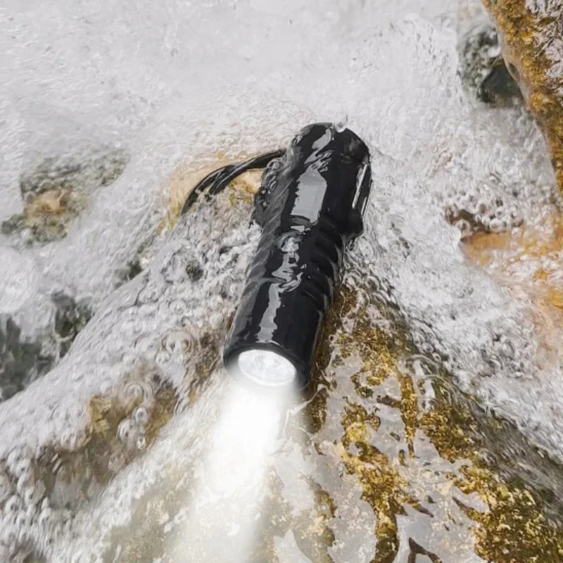 

Многофункциональный уличный фонарик, прикуриватель с выдвижным вращающимся шлангом, ветрозащитная водонепроницаемая зажигалка для зарядки