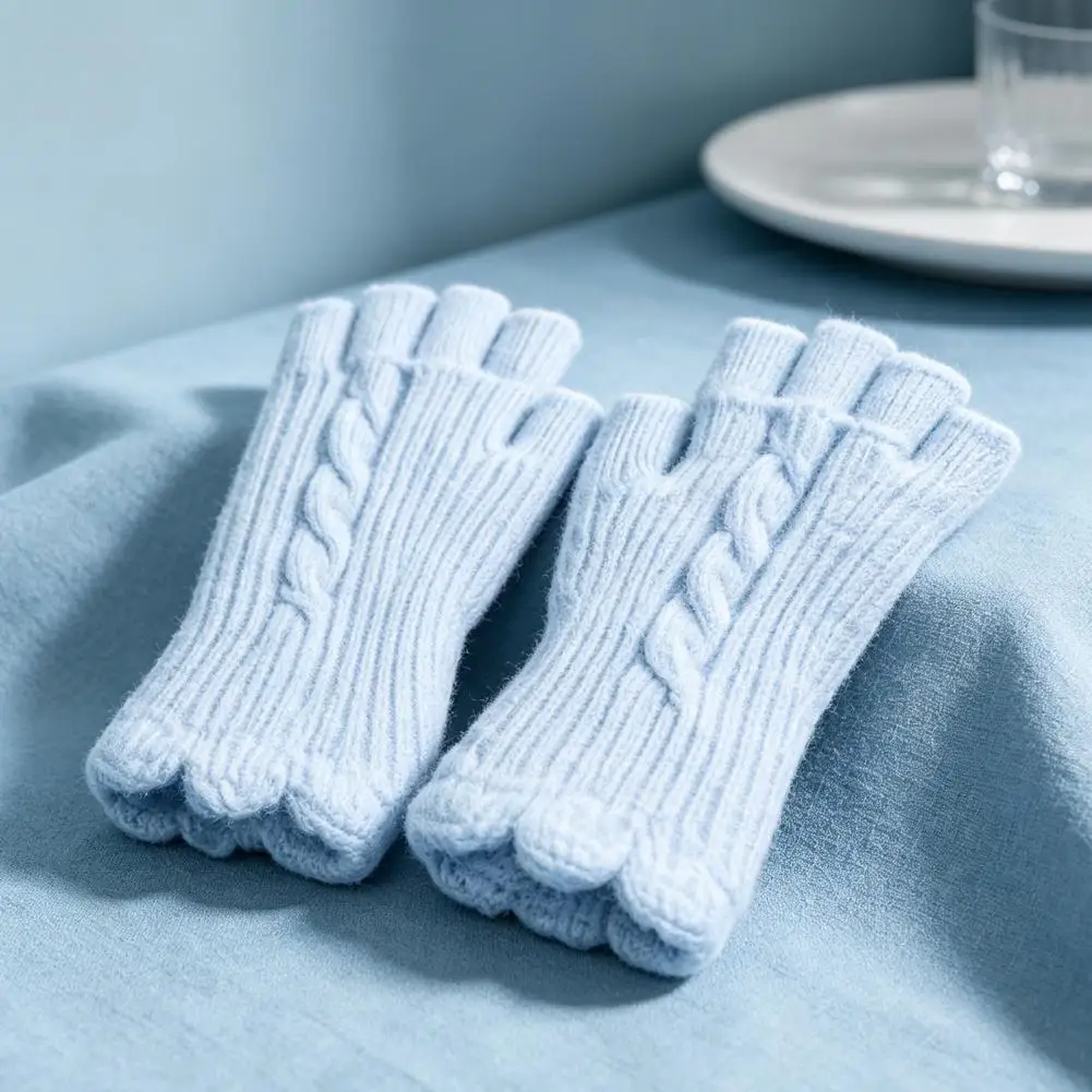 Fashionable Winter Accessories for Women Vintage Jacquard Knit Gloves for Women Thickened Thermal Half Finger Gloves for Typing