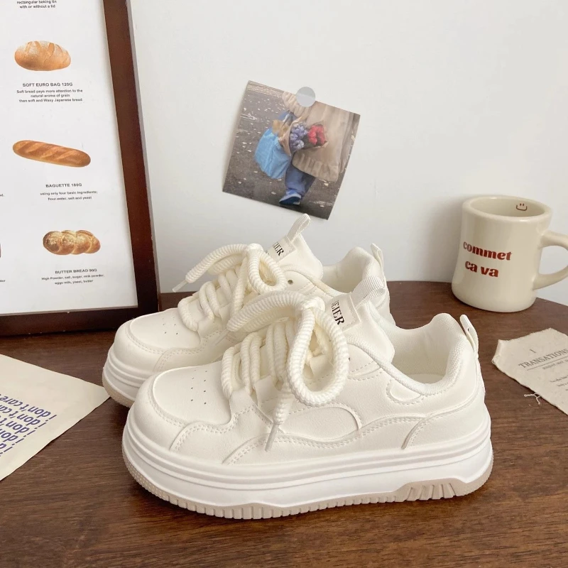 Herbst Neue Koreanische Version Mode Trend Vielseitig Casual Bequeme Sport Atmungs Dicken sohlen Nische frauen Schuhe 2025