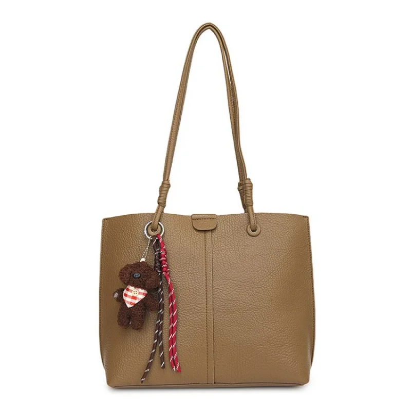 

Artisan Hand Stitched Leather Bag For Ladies With Visible Craftsmanship And A Rustic Elegant Charm