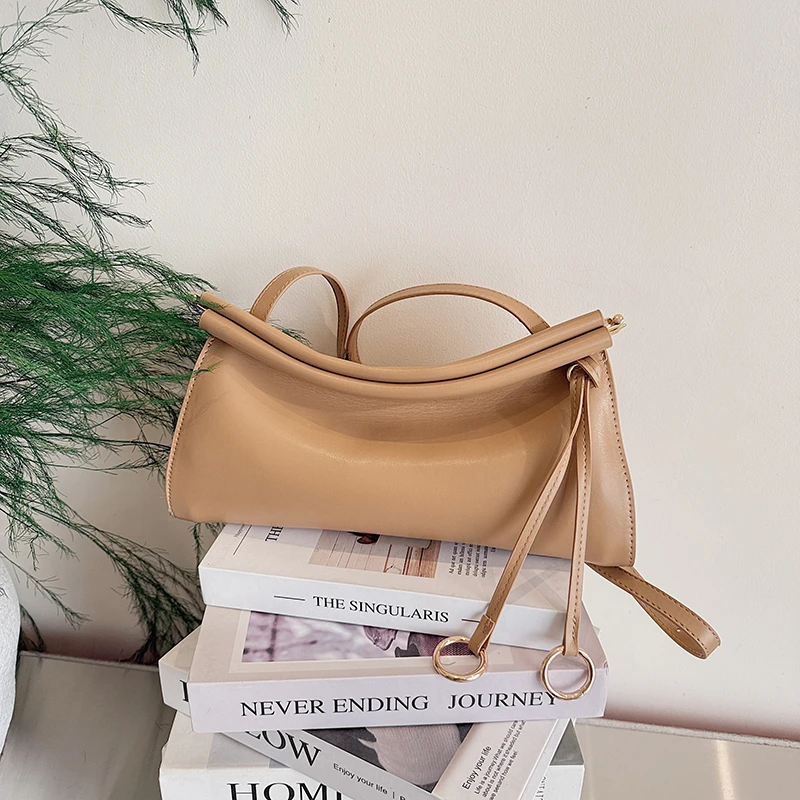 

Vintage Women's Simple Clip-Top Shoulder Bag for Women Solid Color Clip Bag Design Female Hobos Crossbody Bag Sac A Main Femme