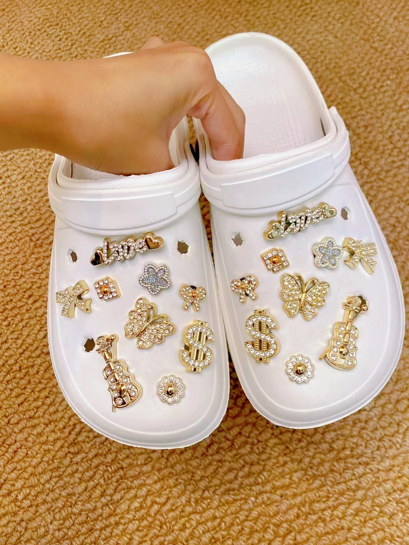 18 pieces of golden letter violin, star, bow and other crocs, DIY versatile detachable water diamond artificial pearl garden sho