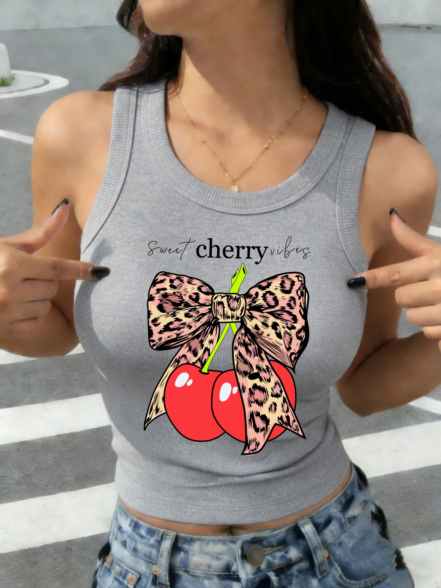 

Женская летняя майка-топ с принтом вишни и бантом, повседневная, с круглым вырезом, удобная, для фитнеса