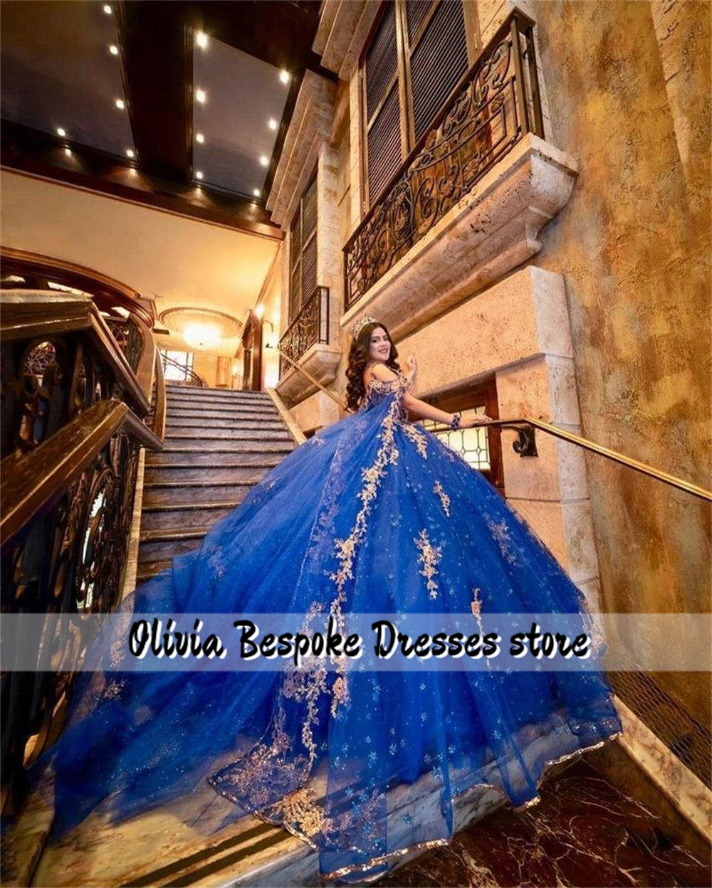 Romantic King Blue Spaghetti 15 Quinceanera Dresses 2024 Gold Appliques Mexican Ball Gown With Cape Formal Gowns Customized