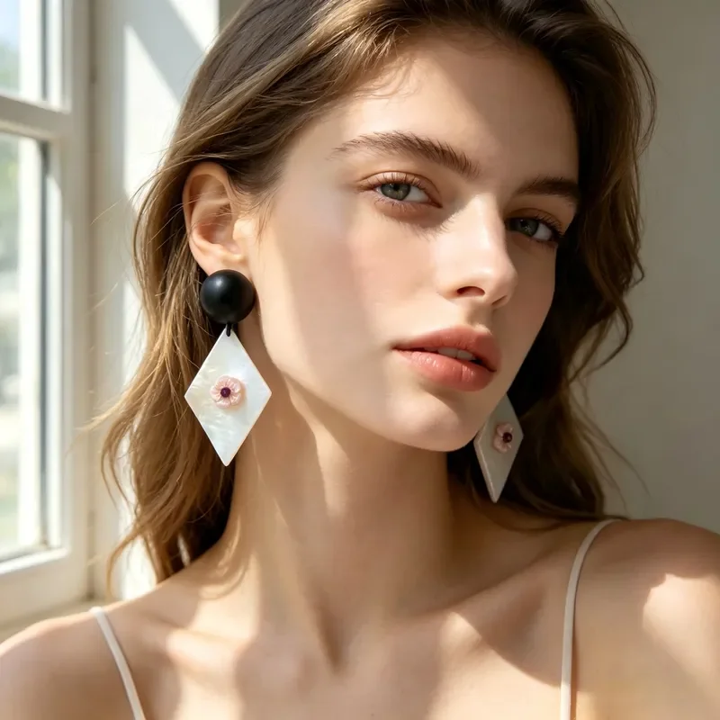 Retro exaggerated contrasting color earrings, pink shells, flowers embellished with white rhombus temperament studs, simple