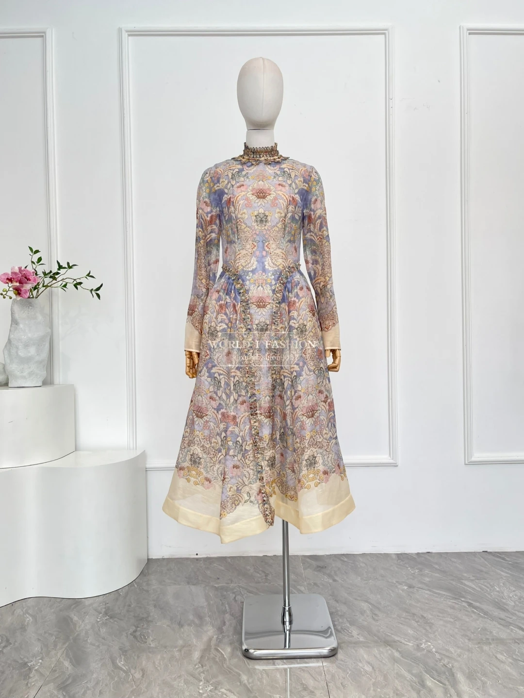 Vestido midi con cuentas y cuello levantado de manga larga con estampado floral violeta elegante de otoño e invierno para mujer