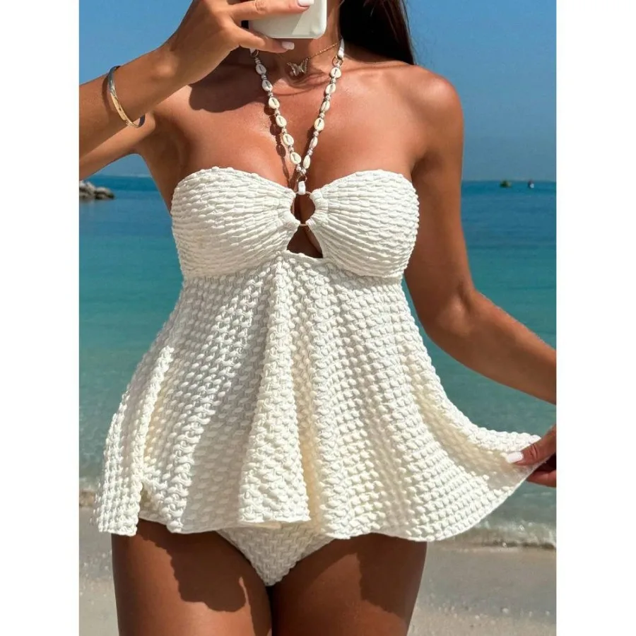 HOT's new split swimsuit is feminine and European and American bikini hanging neck sling beach vacation swimsuit
