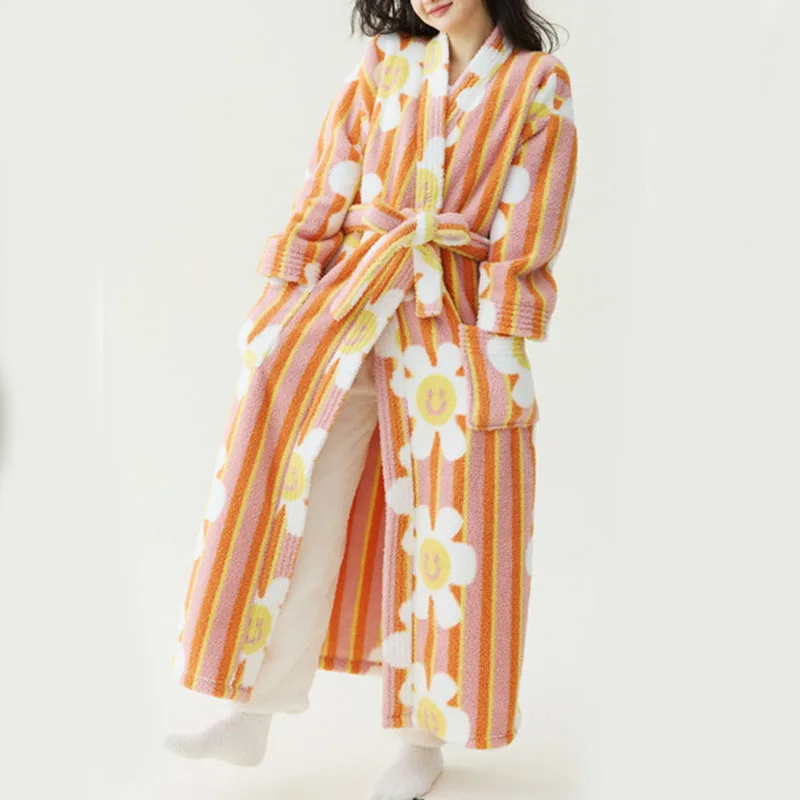 Otoño e Invierno nuevo Coral bata de terciopelo grueso terciopelo femenino largo baño impreso suave encaje hasta pijamas de mujer ropa de descanso Casual