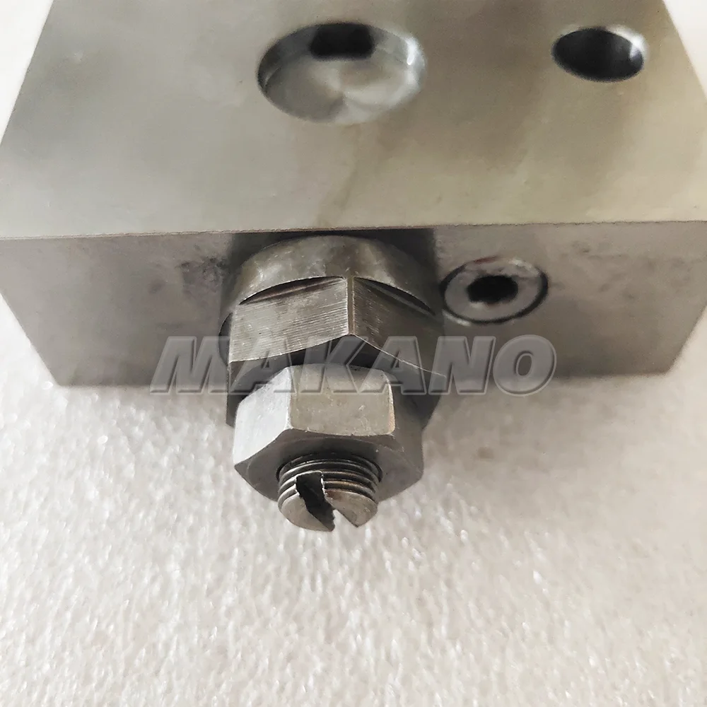 Katup Pengatur Tekanan Hidrolik Excavator PC300 PC240 PC210 PC200 6 8 723-40-71900 Rakitan Katup