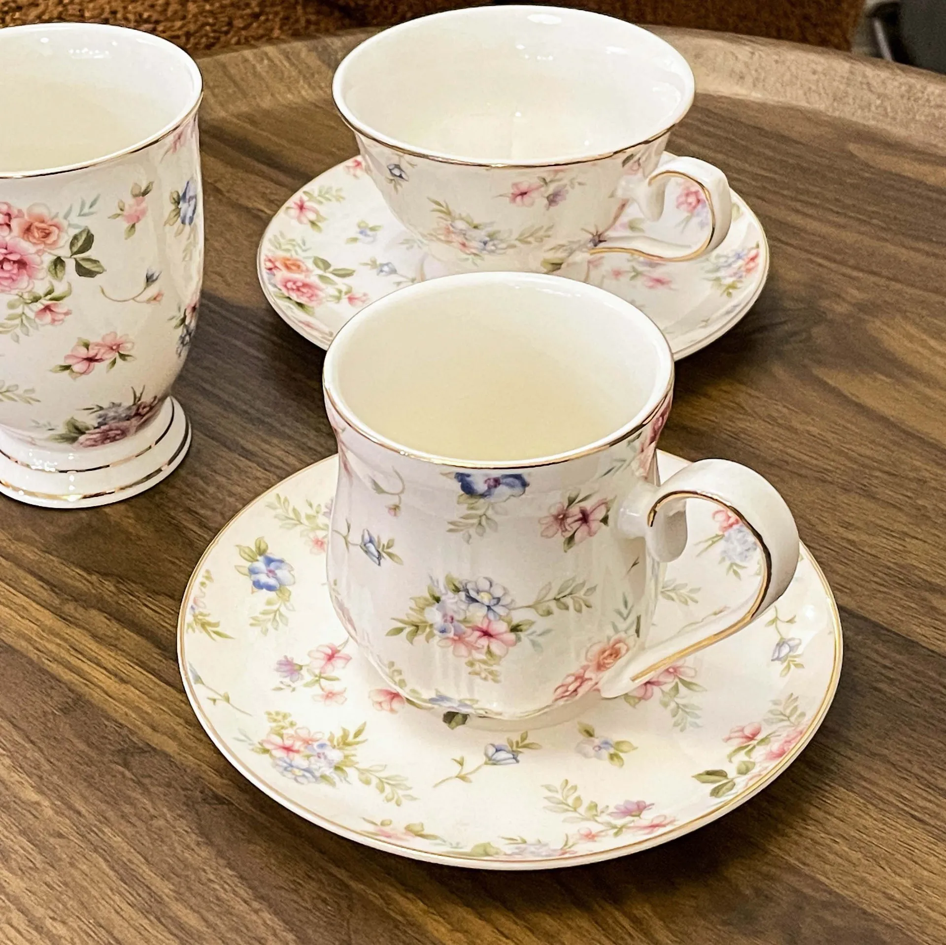 

Vintage Floral Coffee Cup and Plate Set European Afternoon Tea Mug Cross-border Gold Border Light Luxury Ceramic Cup
