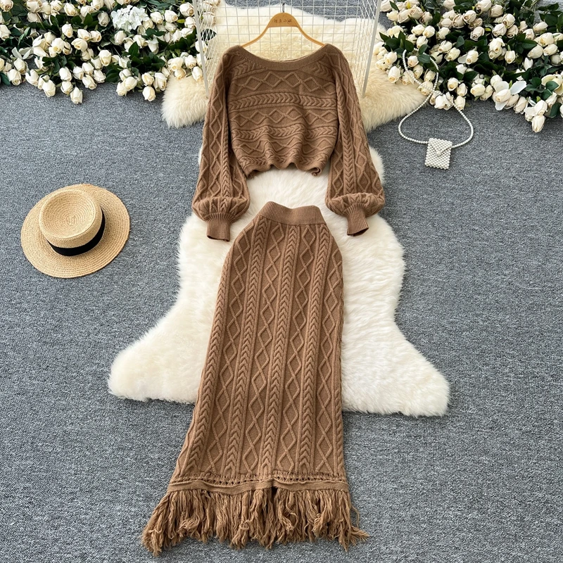 

Gentle Two Piece Female Autumn and Winter Pullover Long Sleeve Short Fried Dough Twists Sweater And Knitting Tassel Skirt Suit