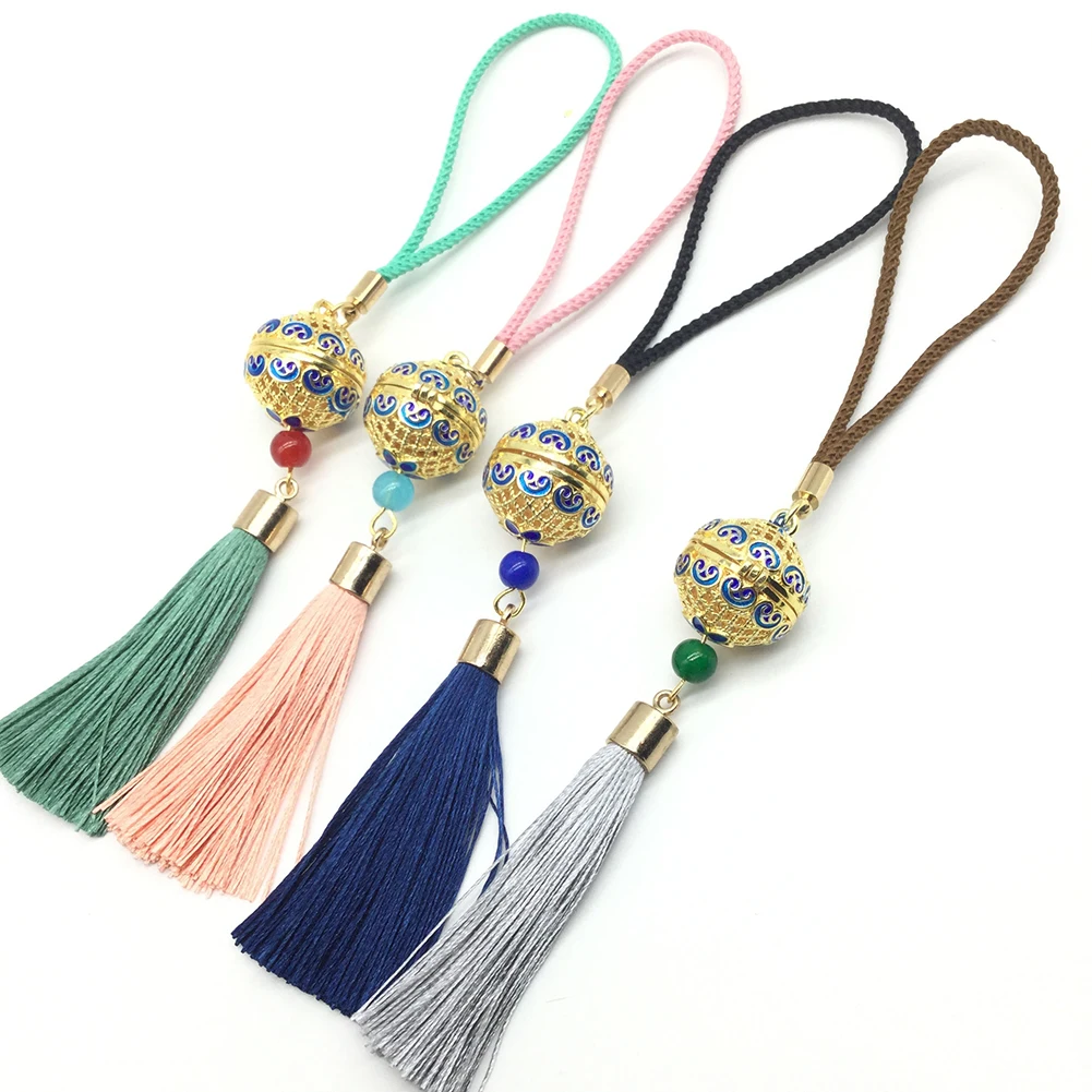 

Car Sachet Ball Pendant Diamond-Encrusted Hollow Decorative Pendant Perfume Freshener for Rear View Mirror Accessories