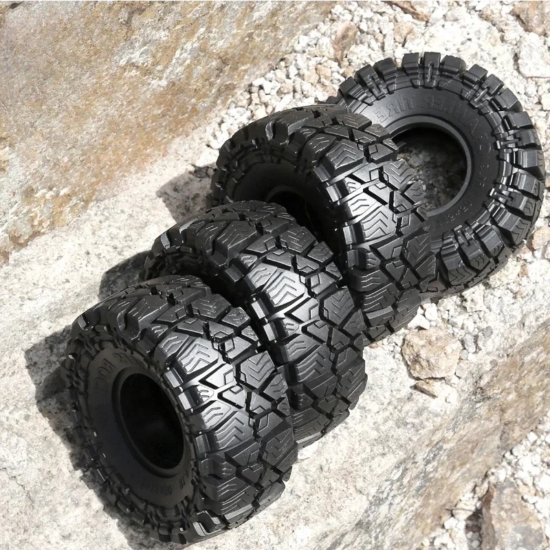 El vehículo de escalada a escala 1:10 utiliza neumáticos de 1,9 pulgadas - TRX4 Rui Tai RGT neumáticos de roca de fácil control.