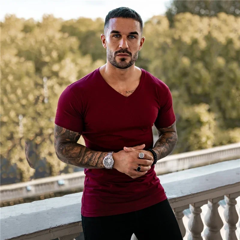 Gym T-shirt Men Fashion V Neck Short Sleeve Sports Tee Shirt Bodybuilding Fitness Workout Summer Breathable Cotton Clothing — zdjęcie 4