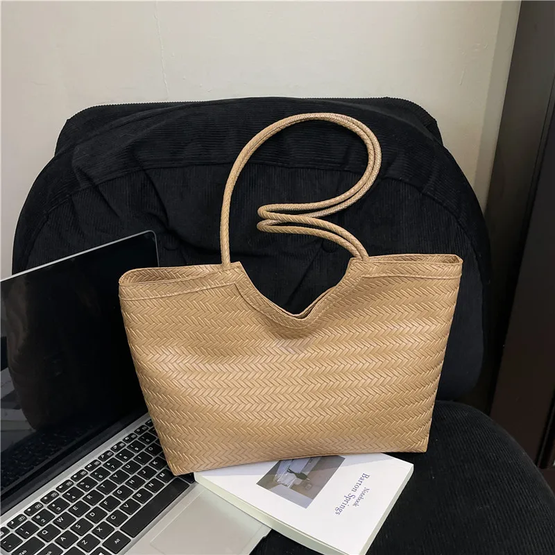 Modische Handtasche für Damen, strukturiertes Gewebe, glänzende Oberfläche, geräumiges PU-Material, verschleißfest, Reißverschluss, Komfortgurt – Detail 2
