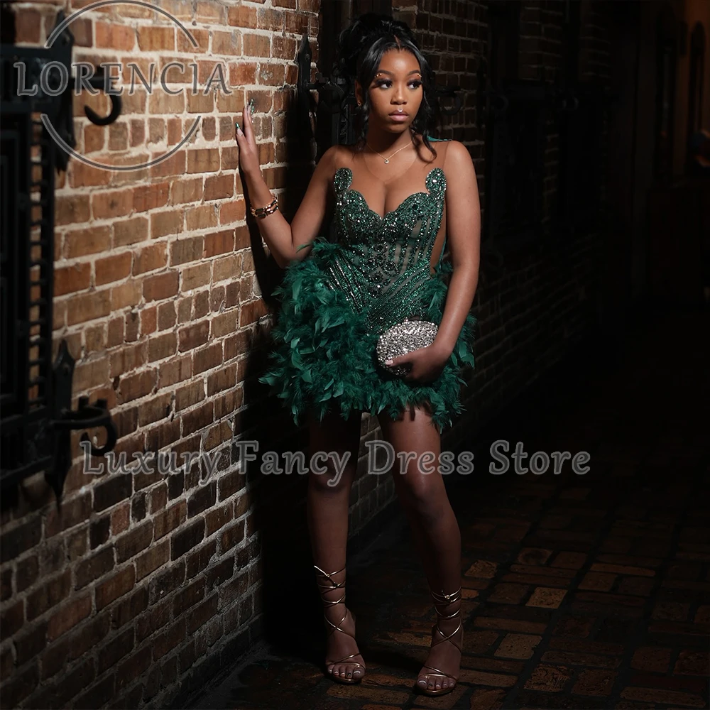 سوبر لامعة الترتر فساتين لحضور الحفلات الموسيقية فستان كوكتيل كريستال ريشة رداء حفلات الزفاف مخصص بلا أكمام 2025 vestido madrinha