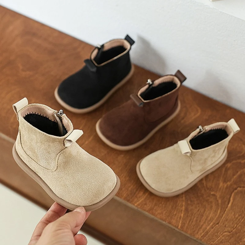 

Зимние детские ботинки 2025 года, новые детские зимние ботинки на плоской подошве в британском стиле, повседневные удобные нескользящие мужские и женские универсальные короткие ботинки