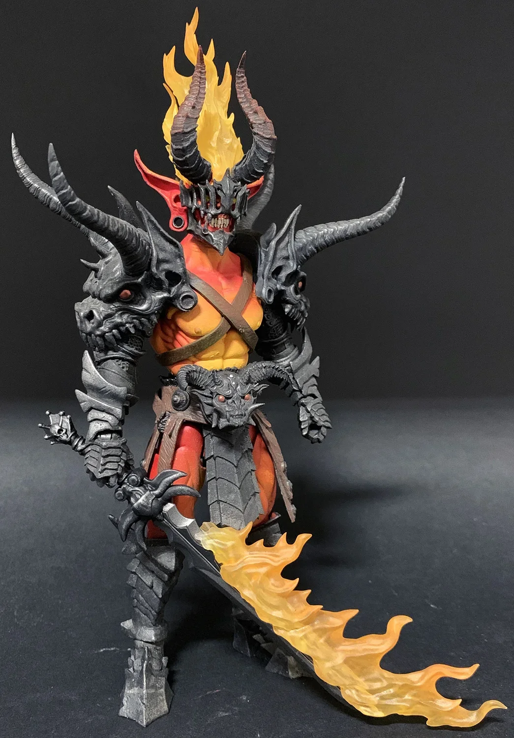 Vier Ruiters Mythisch Legioen 7-inch Poseable Action Figure Inferno Demon met Vleugels Hell Base Scene Decor DIY Accessoires
