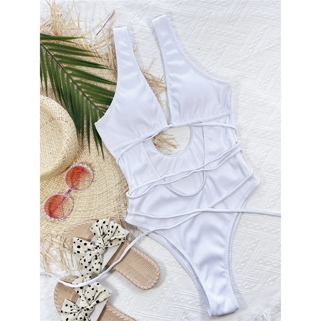 Rückenfreier, gerippter Monokini-Badeanzug mit Wickelriemen, einteiliger Badeanzug für Damen, Badebekleidung mit Ausschnitten im Bauchbereich, Badeanzug für Damen, V3578 – Detail 16