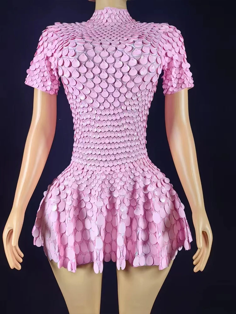 Wysokiej jakości elastyczna różowa sukienka z brokatem w kształcie muszli 2025 Nowa moda odzież damska na zamówienie