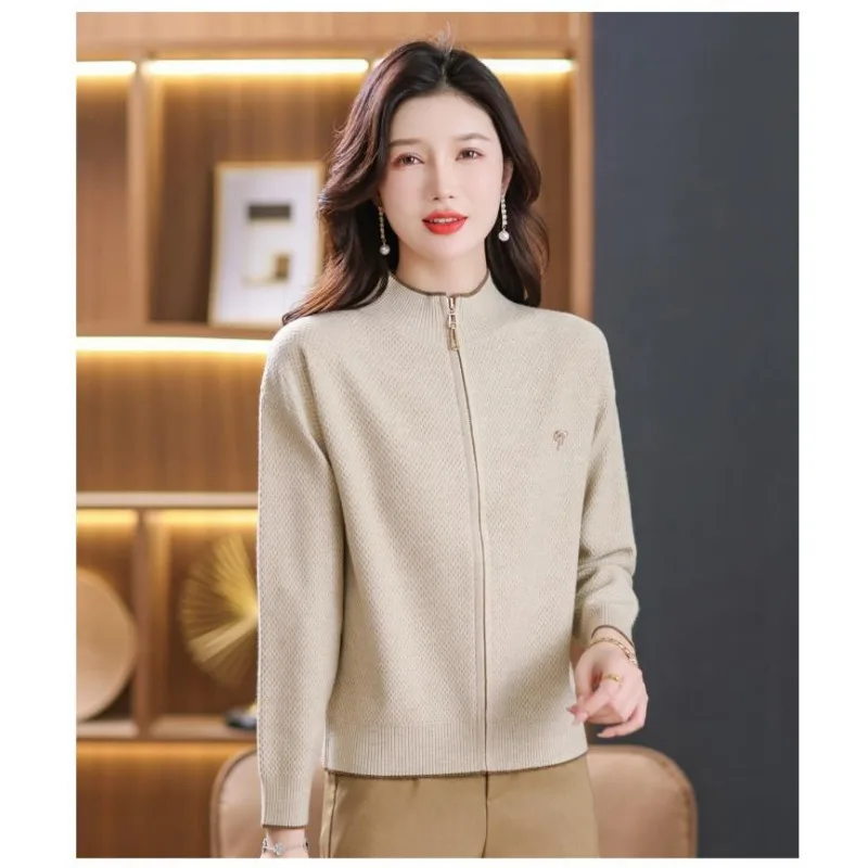 여성용 신상 스플라이스 스탠드 칼라 지퍼 패셔너블 솔리드 컬러 루즈 다용도 캐주얼 긴팔 니트 가디건