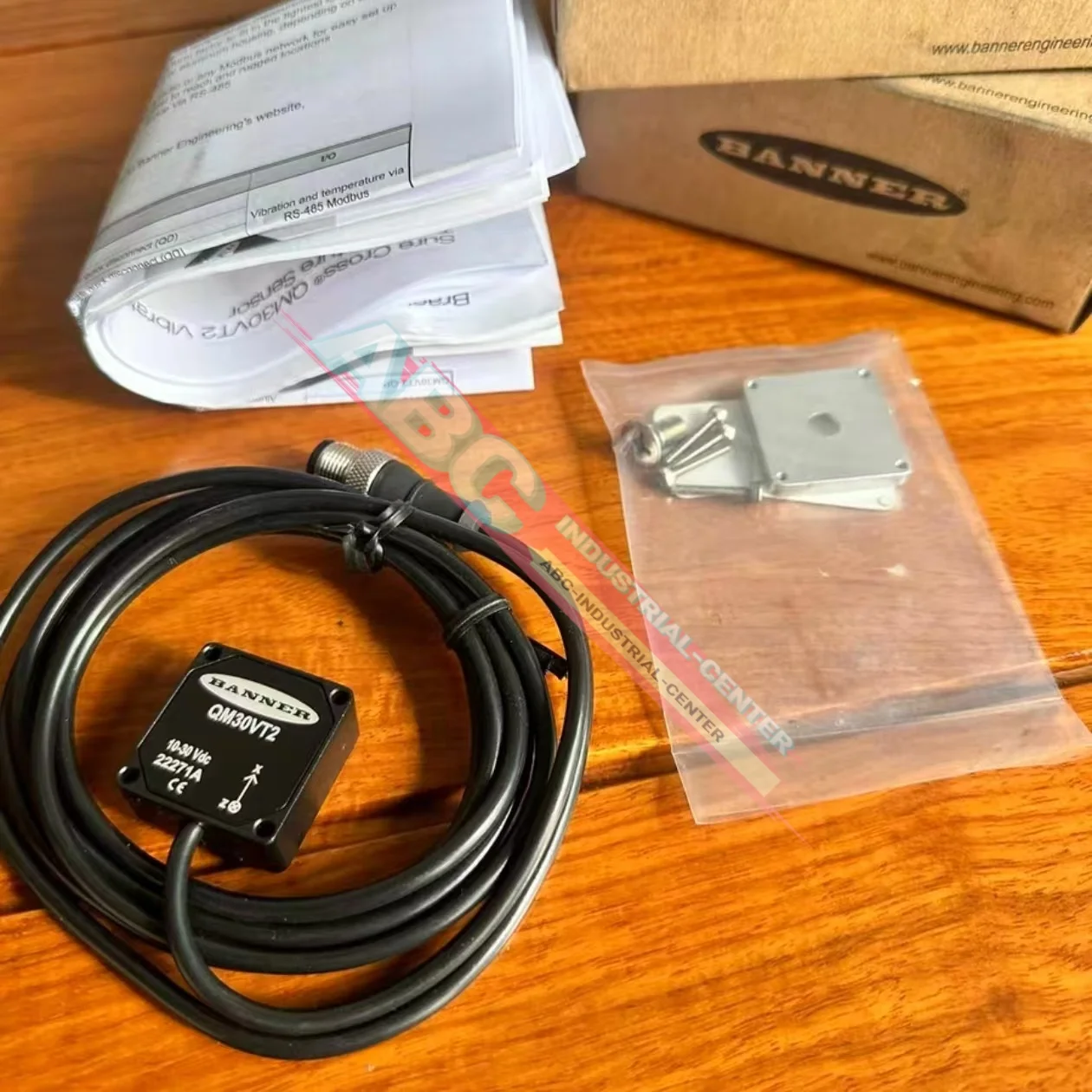 Ultrasonic Testing Sensor Q45BW13LV  100%NEW QM30VT2 T30UXDA