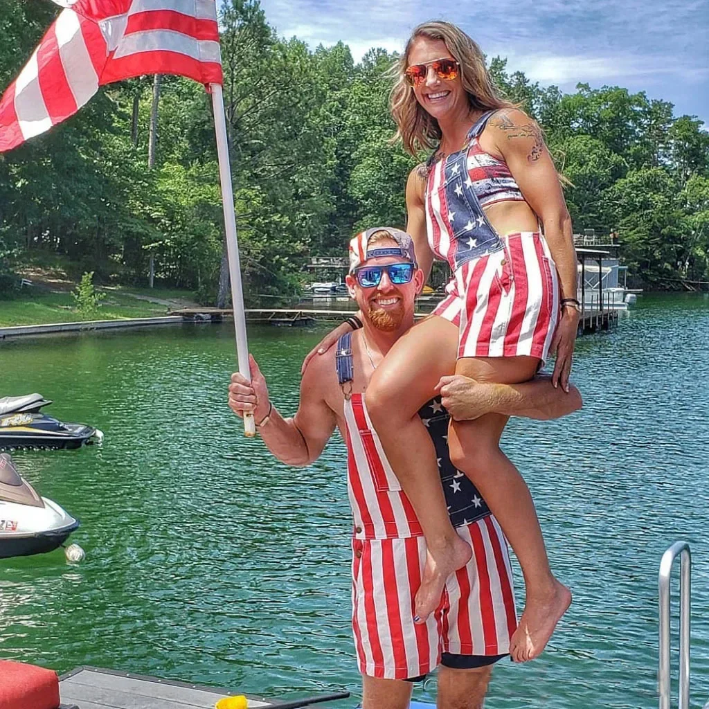 

Женский повседневный джинсовый комбинезон с принтом флага и карманами на пуговицах, летний джинсовый комбинезон на День независимости, брюки-комбинезон на подтяжках для пар, коллекция 2026