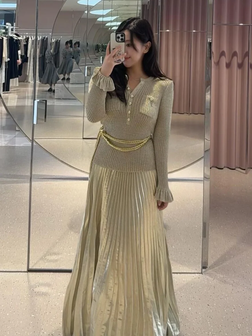 

Sweet Style High Waist Knitted Long Dress pro Version with Bell Sleeves And Waist Cinching for Company Annual Dinner And Birt...