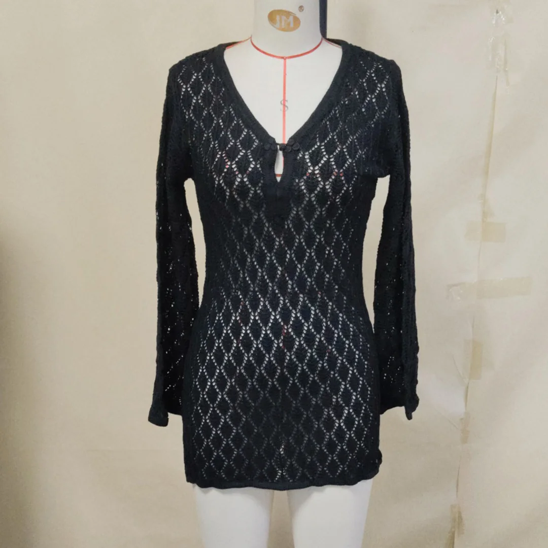 Langärmliges, V-Ausschnitt-Kleid mit Ausschnitten, gehäkelt, gestrickt, Strandkleid, Strandmode, Strandbekleidung, Strand-Cover-up, Damen V7109 – Detail 12