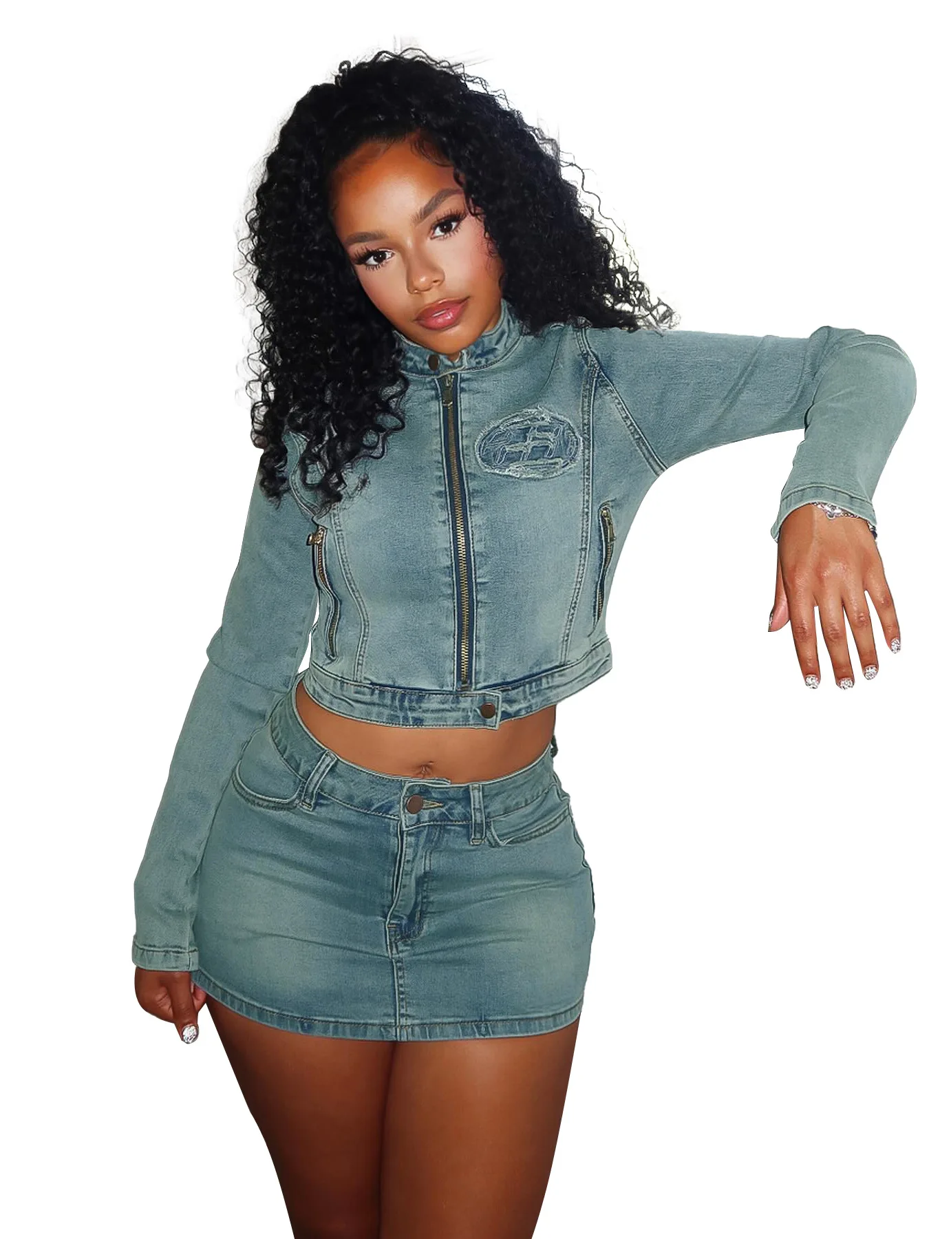 

Лидер продаж 2026, женский джинсовый комплект из двух предметов, повседневная уличная одежда, куртка с длинными рукавами и мини-юбка, рваные модные костюмы на молнии