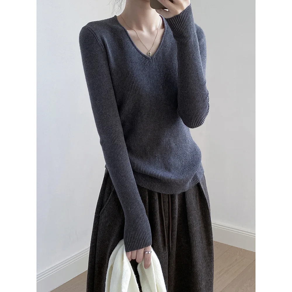 Simple Solid Color V-neck Pullover Base Shirt for Women's Autumn and Winter Casual Versatile Slimming Look Inner Knit Top