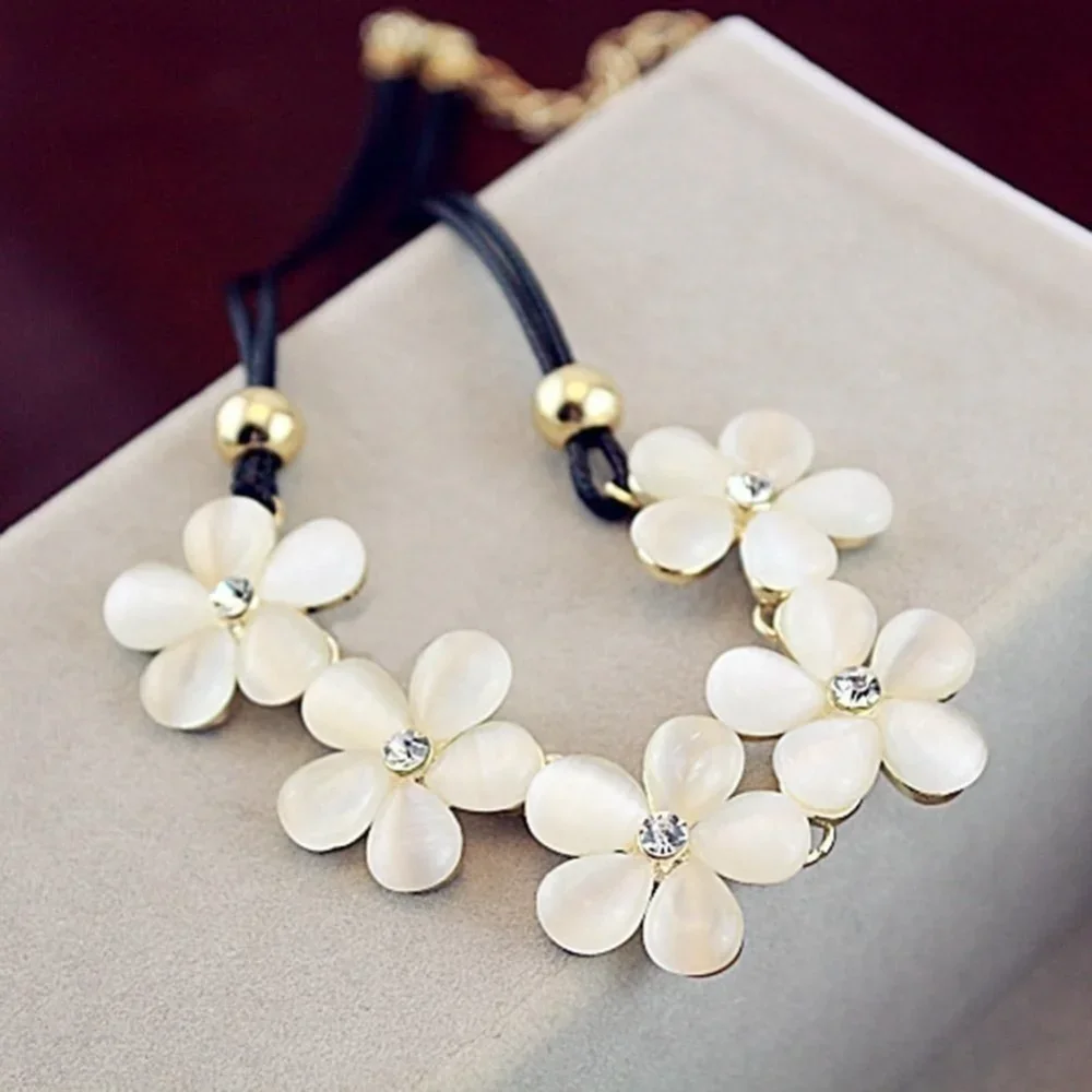 Flower Shaped  Lady Necklace