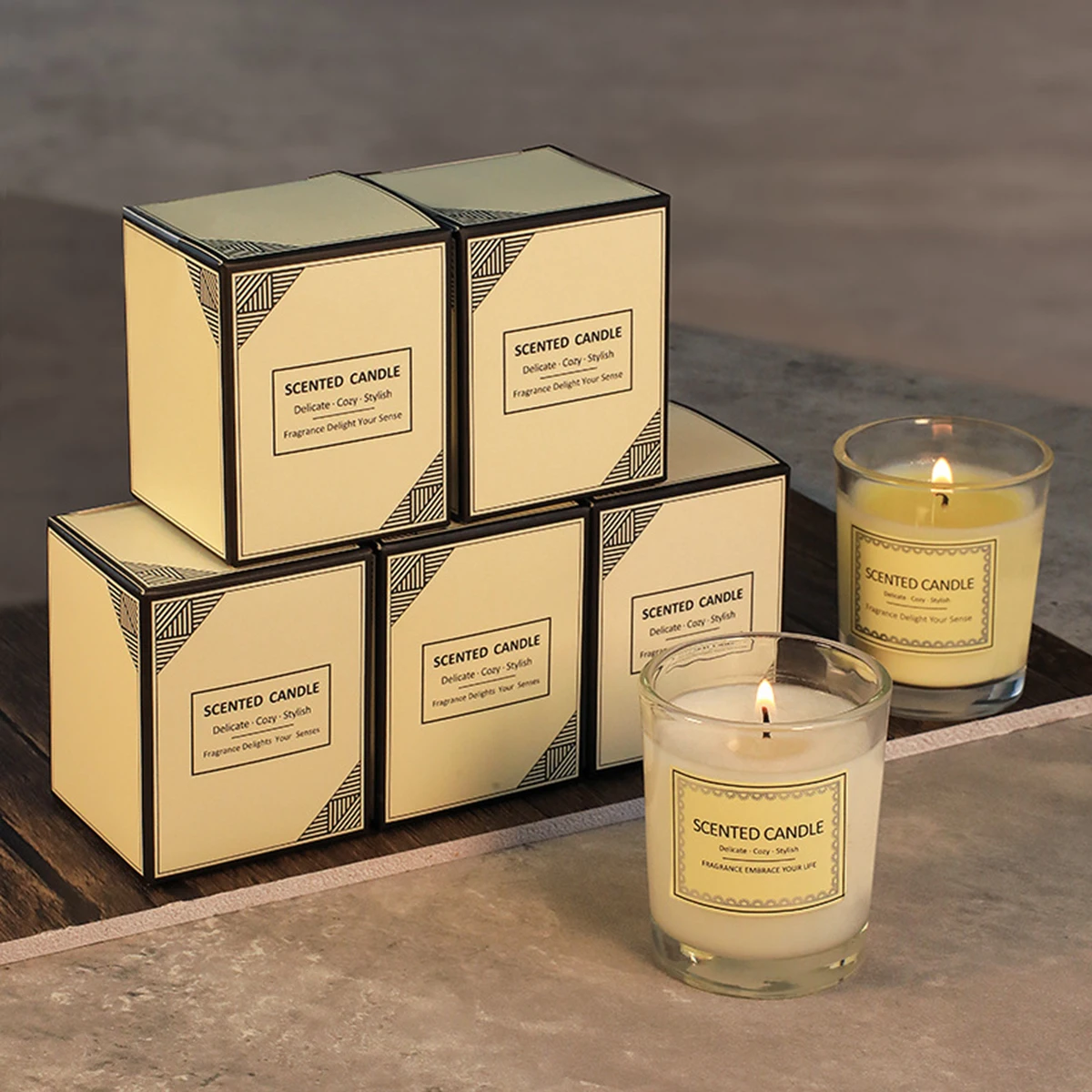 Velas de caja de regalo simples y de moda Atmósfera fragante acompañada por regalos de mano Velas de aromaterapia sin humo