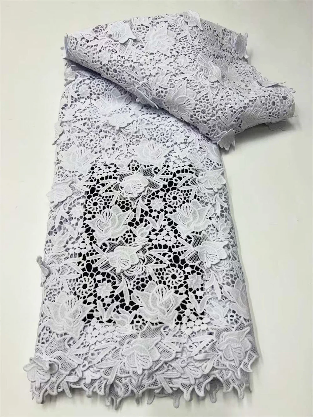 

Skin Friendly African White Heavy Silk 2024 Lace Embroidery Guipure Tulle Fabric Nigerian Celebration Water Soluble Lace CO1113