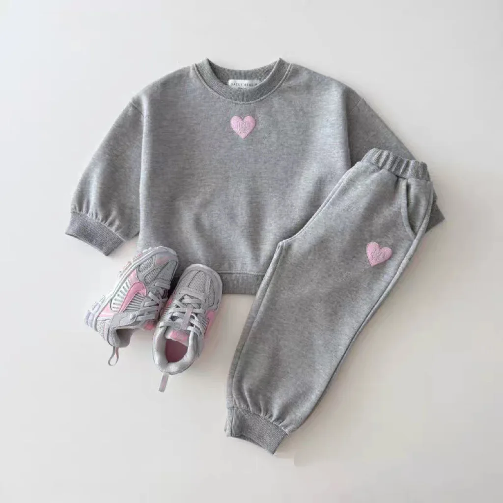 

2025 Autumn New Children Long Sleeve Clothes Set Boys Girls Heart Embroidery Sweatshirt + Pants 2pcs Suit Kids Casual Outfits