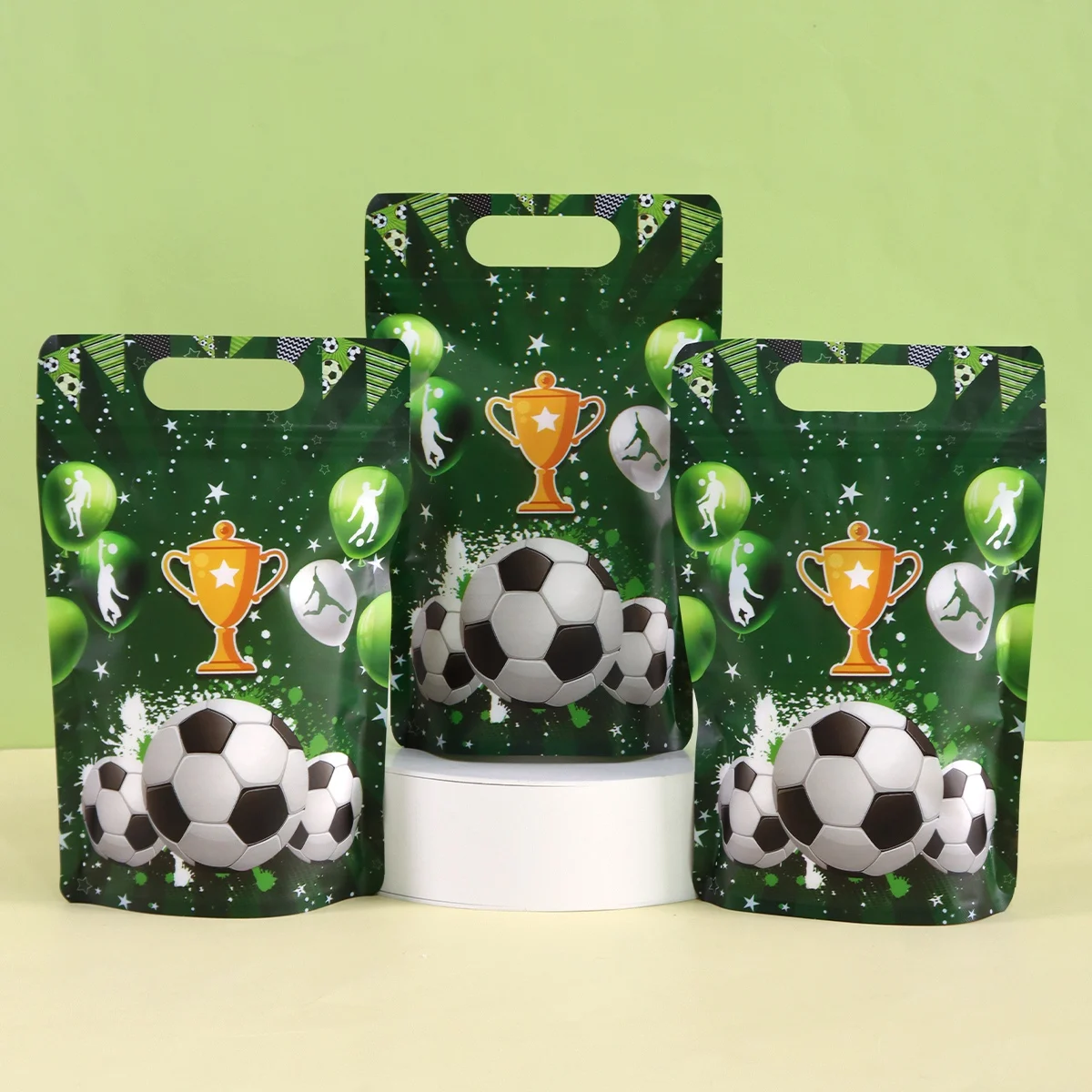 10/20 Stück Standbeutel mit Fußball-Motiv, Fußball-Keksbeutel, Partytüten für Fans, Dekoration für den 1. Geburtstag, Sportzubehör – Detail 6