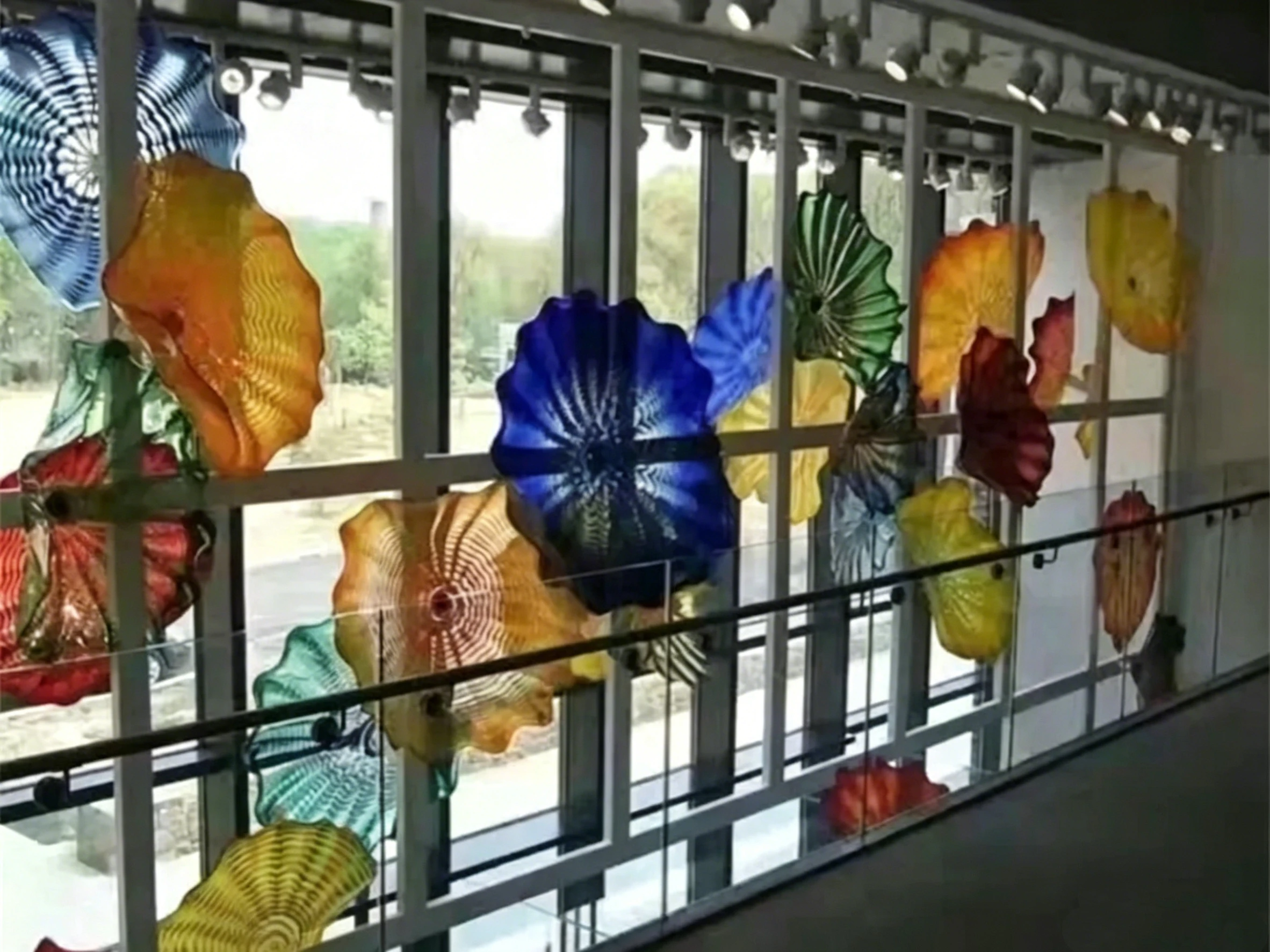 Hand Blown Glass Wall Art Lamp Colorful Home Decoration Crafts Luxury Murano Flower Plates Wall Art
