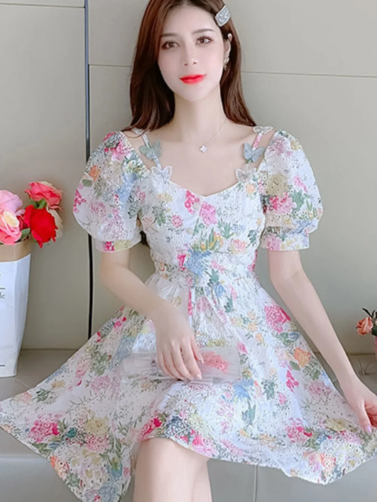 夏の花柄ミニドレス Vネック半袖 ウエストシェイプAライン フェアリースカート エレガントで優しいスタイル レディース服
