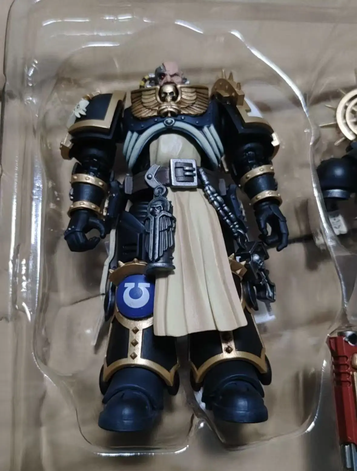 joytoy-warhammer-40k-ultramarines-chaplain-indomitus-1-18-action-figure-giocattoli-modelli-regali-collezione-ornamenti