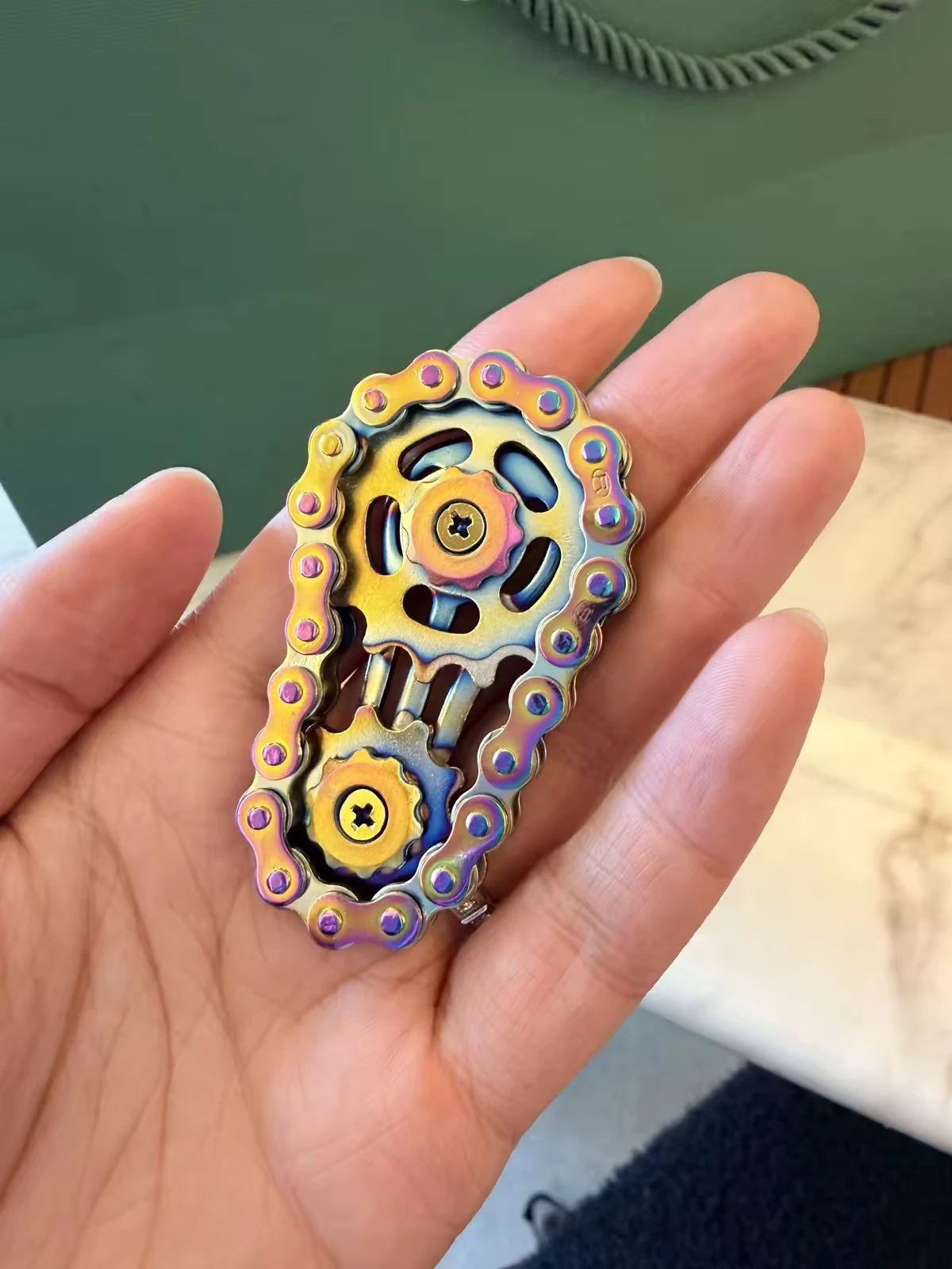 Roller Chain Gear Fidget Spinner, Metal Mechanical Finger Spinner Toy, Smooth Spin Stress Relief Hand Toy for Adults Kids