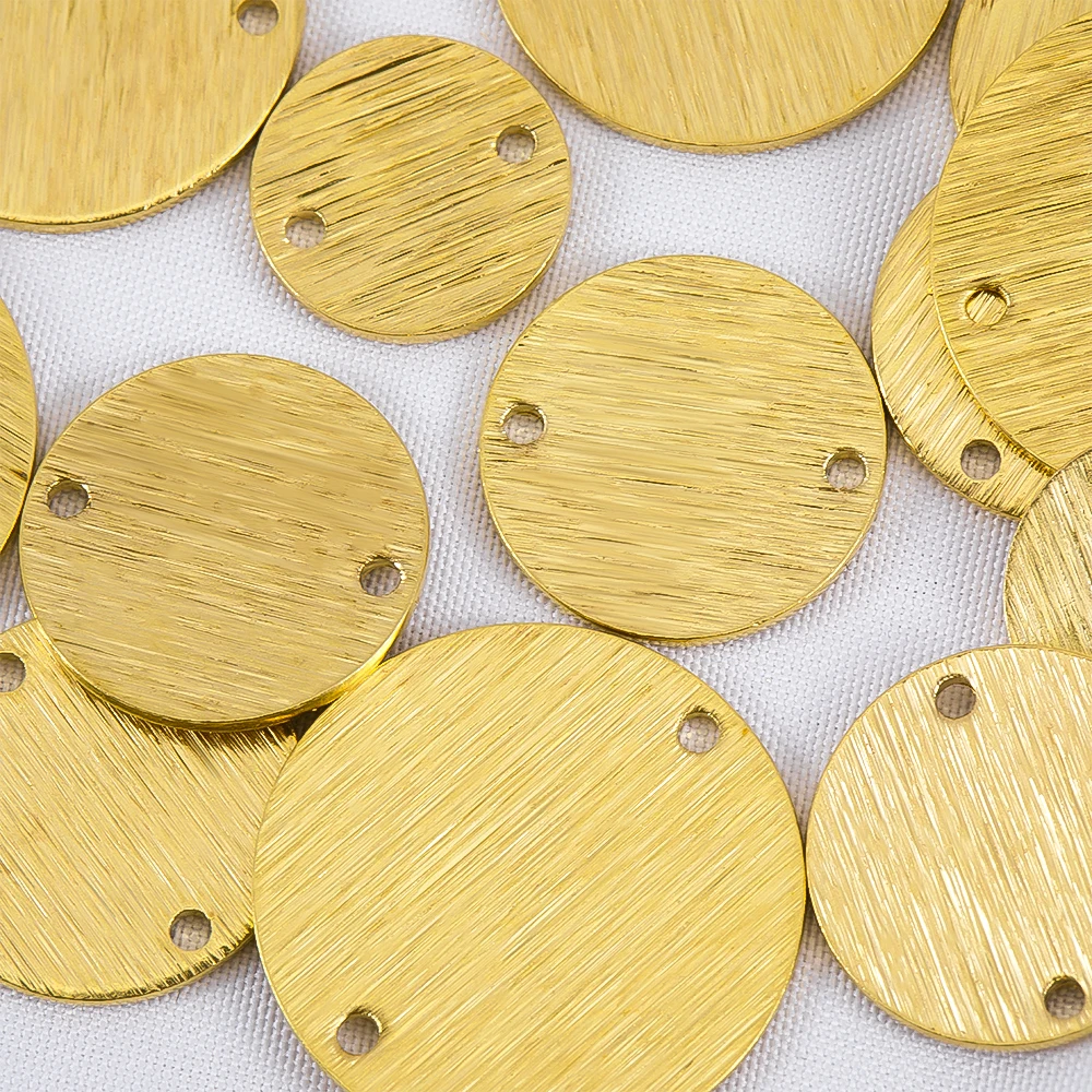 10개 듀얼 홀 브러시드 텍스처 라운드 구리 시트 DIY 맞춤형 펜던트 목걸이 장신구 의류 장식 공예품