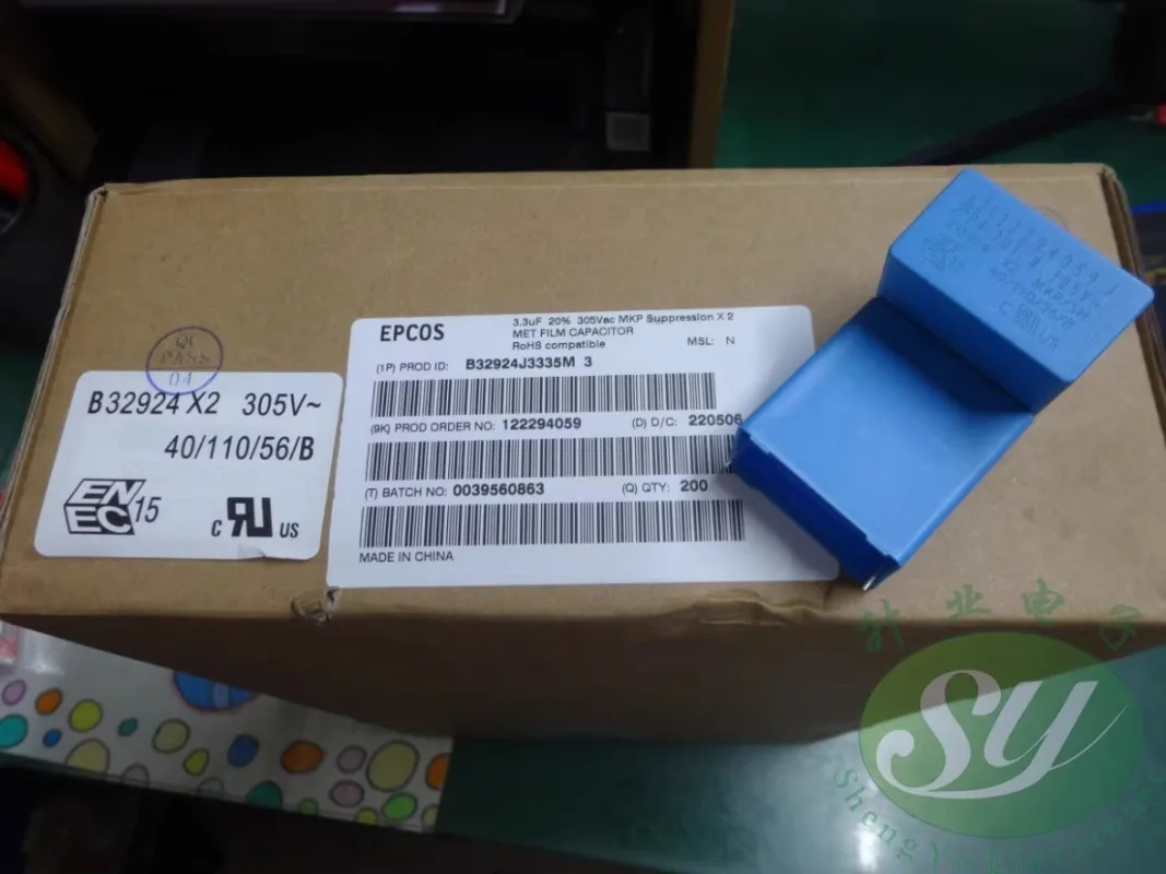 

5PCS EPCOS 3.3uf/305vAC 3u3 335 New 28MM film capacitor B32924J3335M3