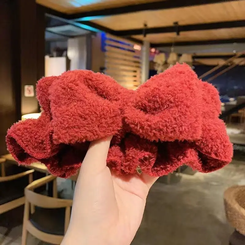 

Women washing face with headbands, headbands, cute bow ties, washing and makeup with headbands, headbands with hair accessories