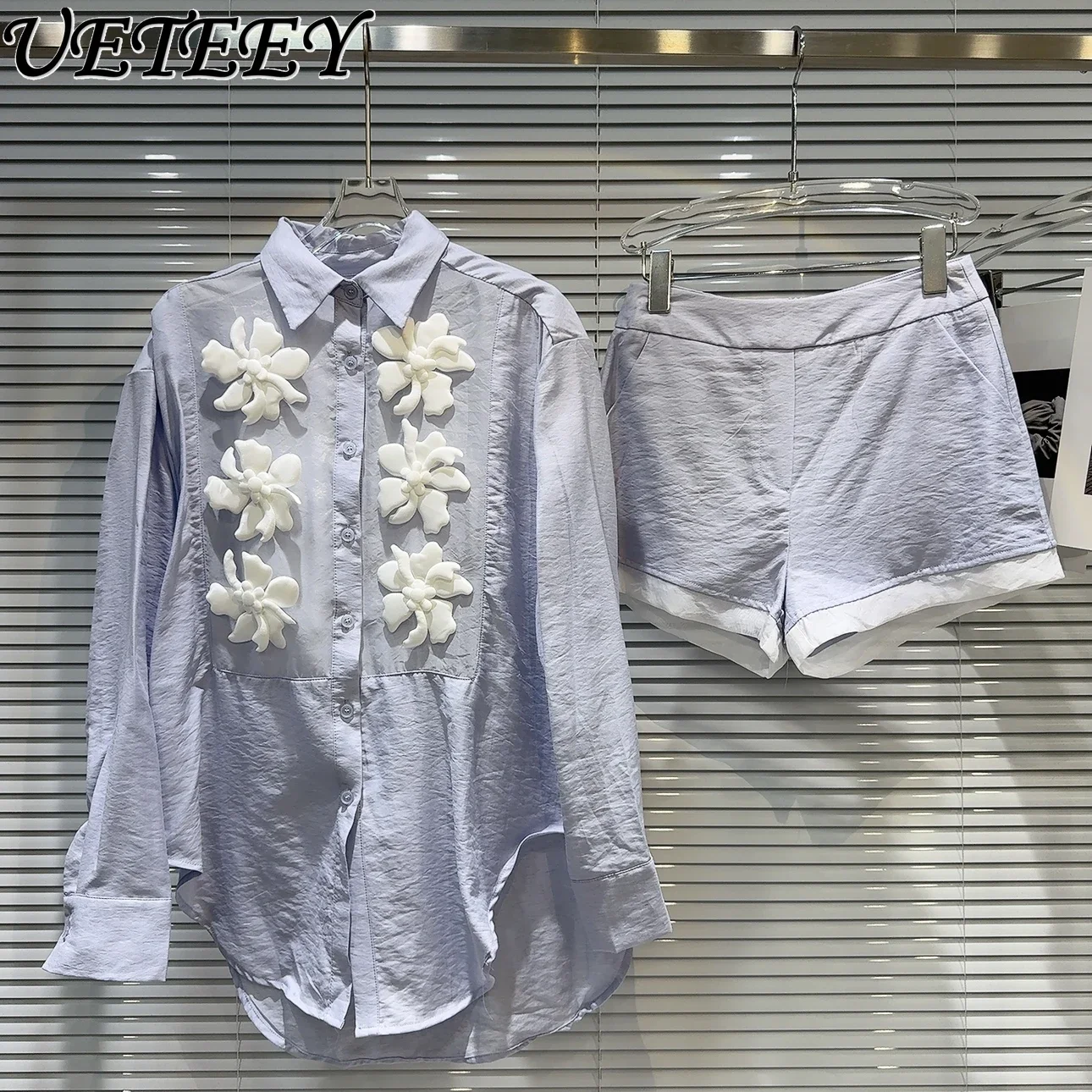 

Spring and Autumn New Niche Solid Color Top Splicing Flower Long-sleeved Shirt + Temperament Three-point Shorts Two-piece Set