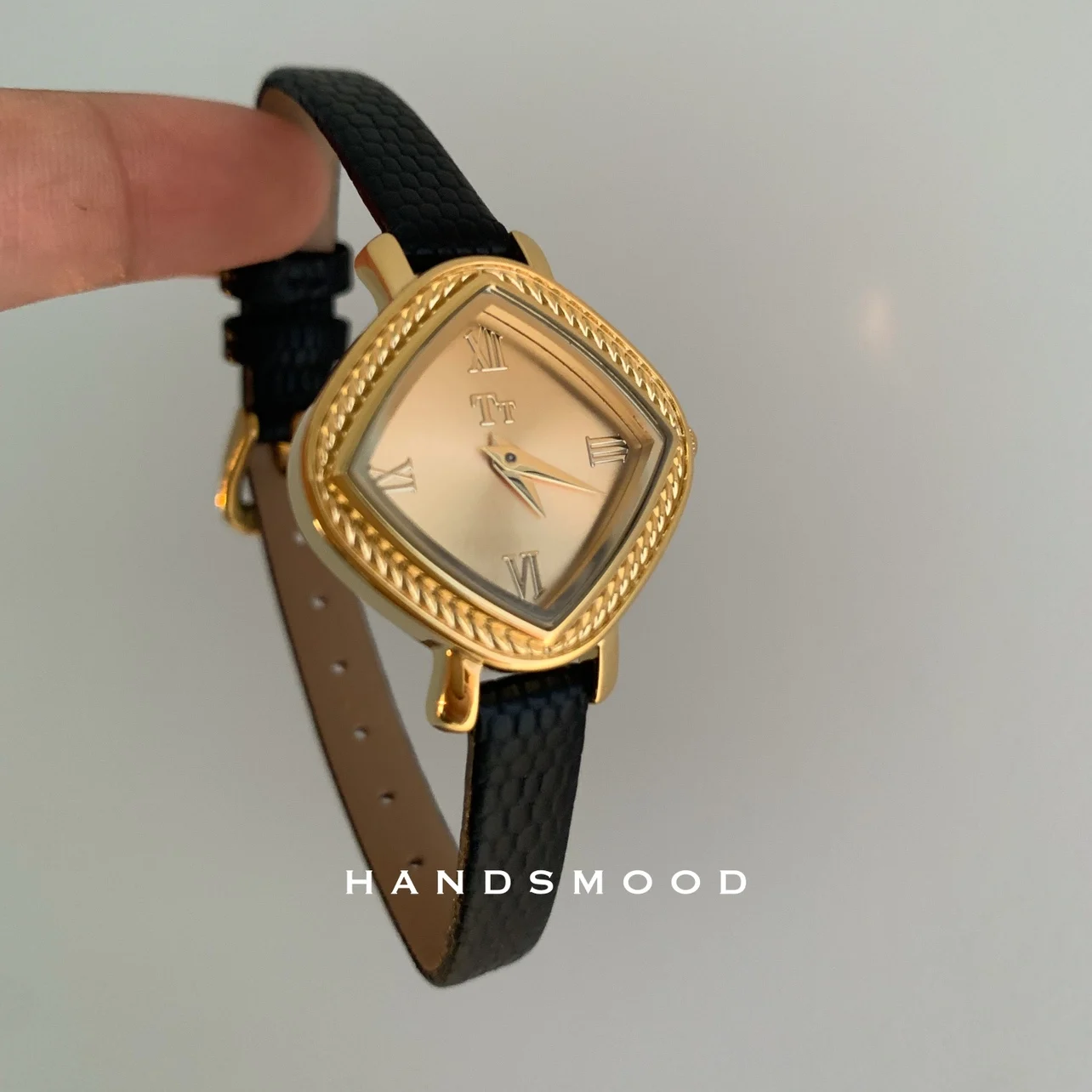 

MedievalFrenchlight luxury diamondshaped gold wheatearedge genuine leather thin strap quartz watch for women Ladies luxury watch