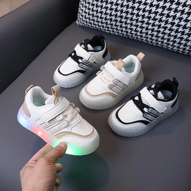 

2024 Nowa moda Dziecięce buty Dziecięce antypoślizgowe trampki Chłopcy Dziewczęta Casualowe buty sportowe Student Flats Miękka podeszwa LED Lights Shoes