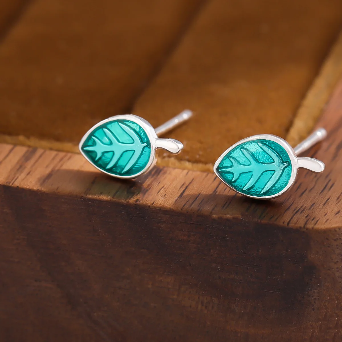Beautiful Exquisite Blue Leaf New Fashion 925 Sterling Silver Jewelry Personality Epoxy Creative Stud Earrings E046